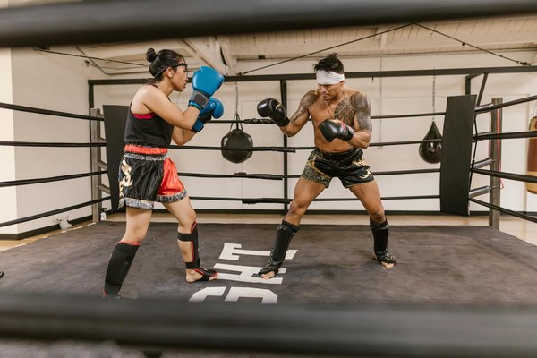 Can yoga poses between sets improve muscle functionality?